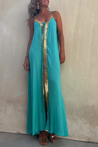 Vestido largo Del Mar con espalda elástica, cuello halter y ribete de lentejuelas y cordones