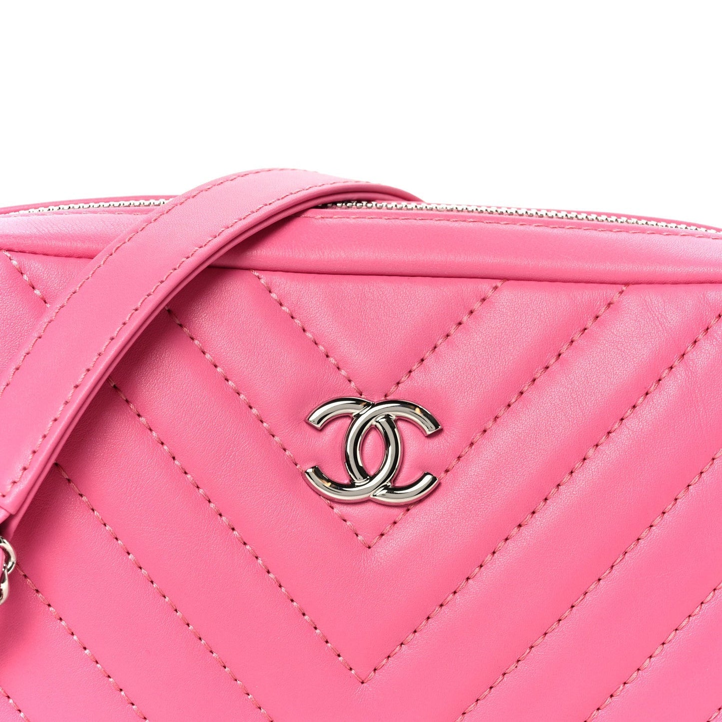 Lambskin Chevron Quilted Small Promenade Camera Case Pink
