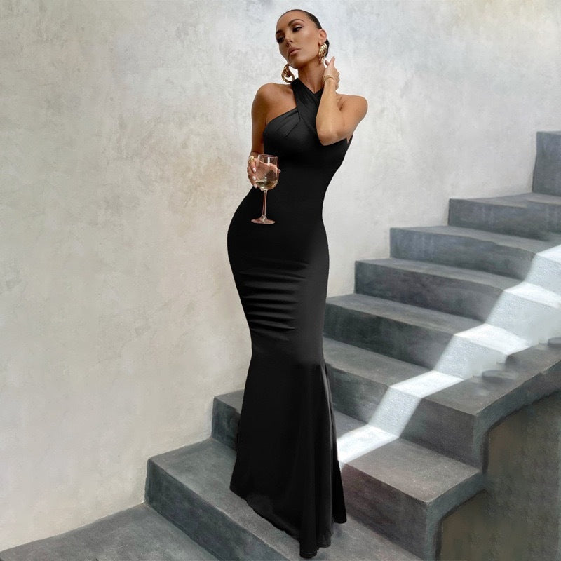 Georgia™ | Elegant Fishtail Dress with Open Back and Fitted Cut