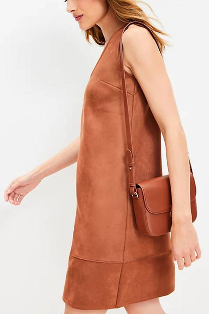 Vestido mini recto sin mangas con escote en V de ante sintético Found Your Style 