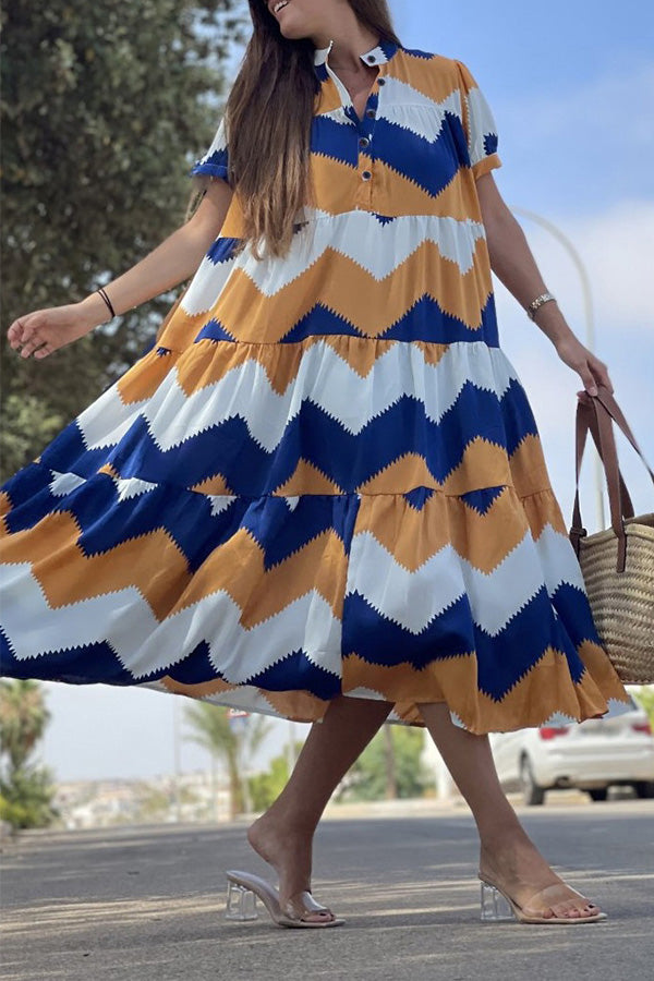 Vestido de manga corta con cuello camisero, estampado y vuelo