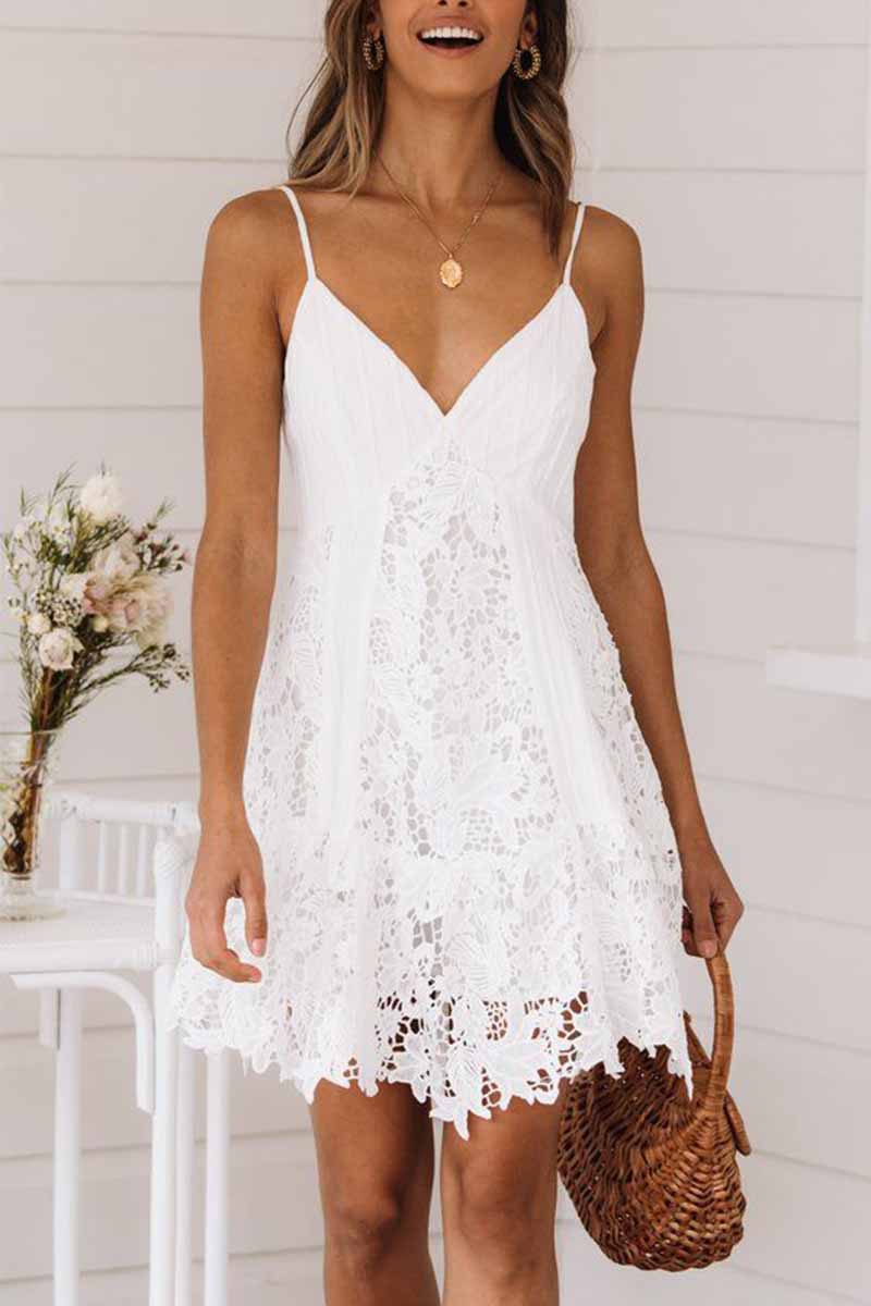 Minivestidos sexys de encaje con cuello halter y tirantes