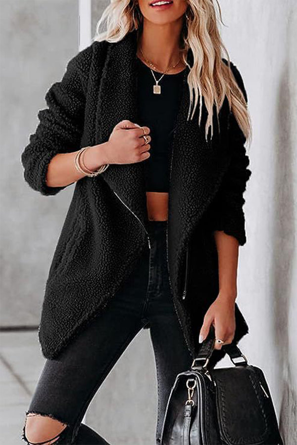 Chaqueta casual de piel de cordero de moda con bolsillos con cremallera y chaqueta de terciopelo granulado.