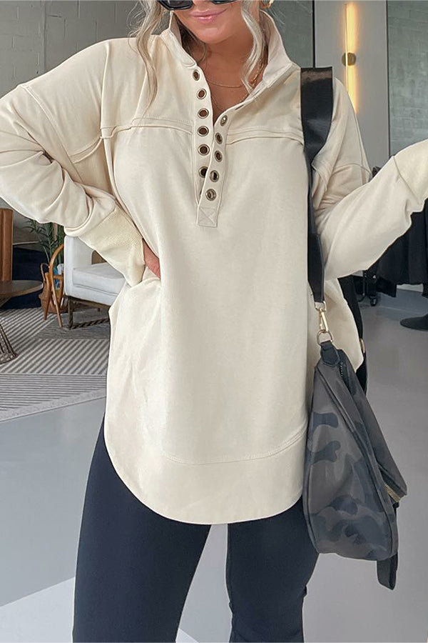SUDADERA PULLOVER CON MEDIO CUELLO Y PUÑOS PARA EL PULGAR