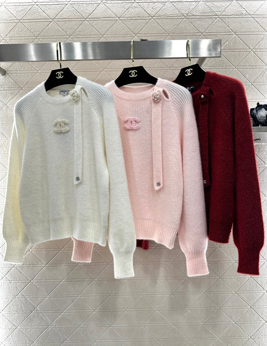 CC 26 Cashmere Sweater With Pearl Wheat Brooch Logo 807115
