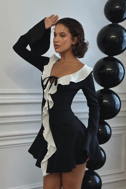 Minivestido Sylvia con cuello en V y volantes 