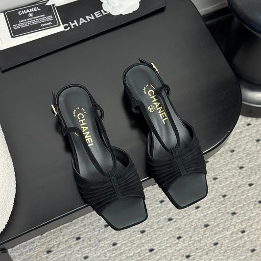 CC HIGH HEELS IN BLACK QUILTED SUEDE