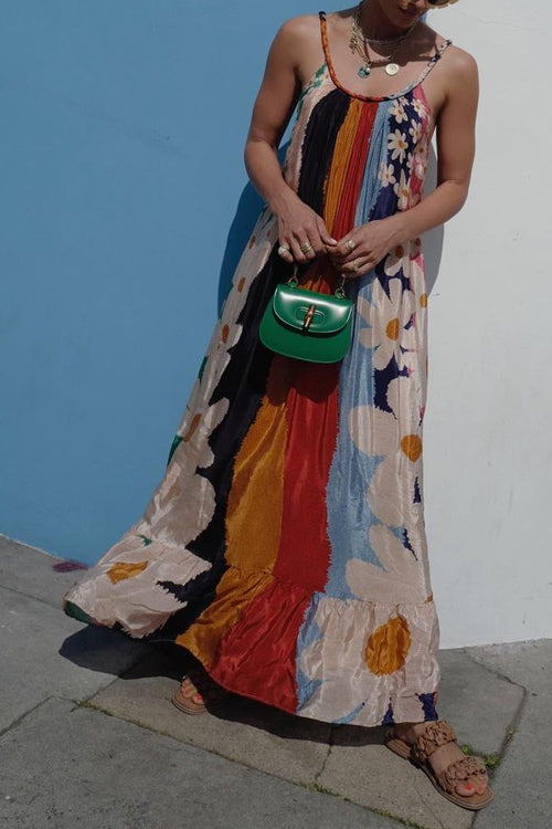 Vestido largo camisola con volantes, estampado floral y bloques de color con cuello redondo
