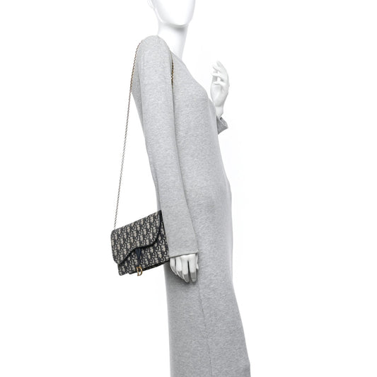 Oblique Saddle Chain Pouch Blue