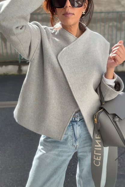 Chaqueta holgada de manga larga con solapa de lana sintética, minimalista y estructurada