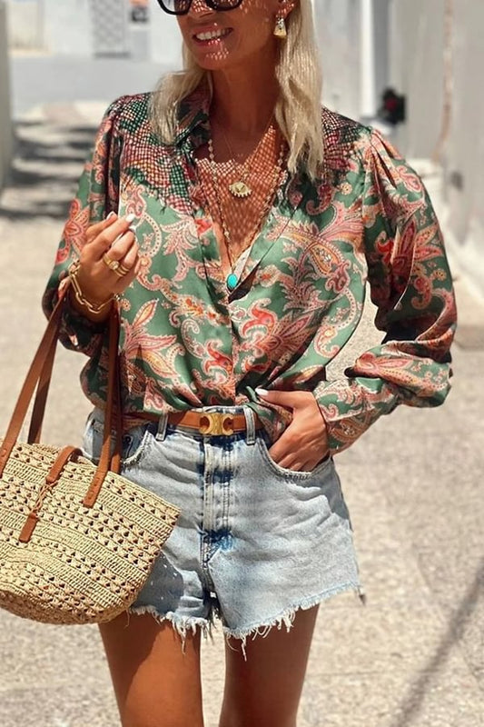 Camisa de manga larga suelta con estampado único de resort