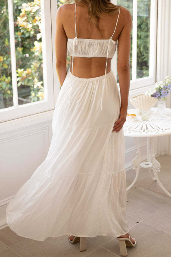 Vestido largo sin mangas con cintura abierta y capas 