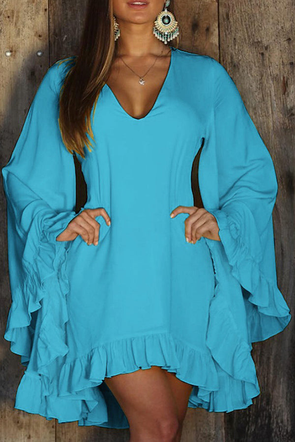 Vestido elegante de poliéster con cuello en V y falda irregular. 