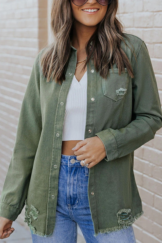 Chaqueta vaquera informal con botones y dobladillo sin rematar roto