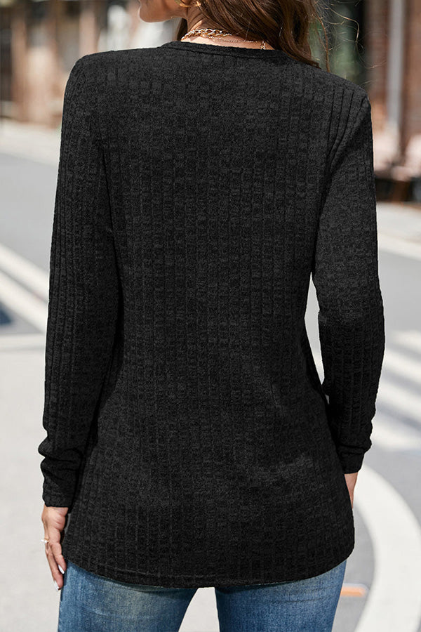 Tops de cuello redondo con botones lisos de calle