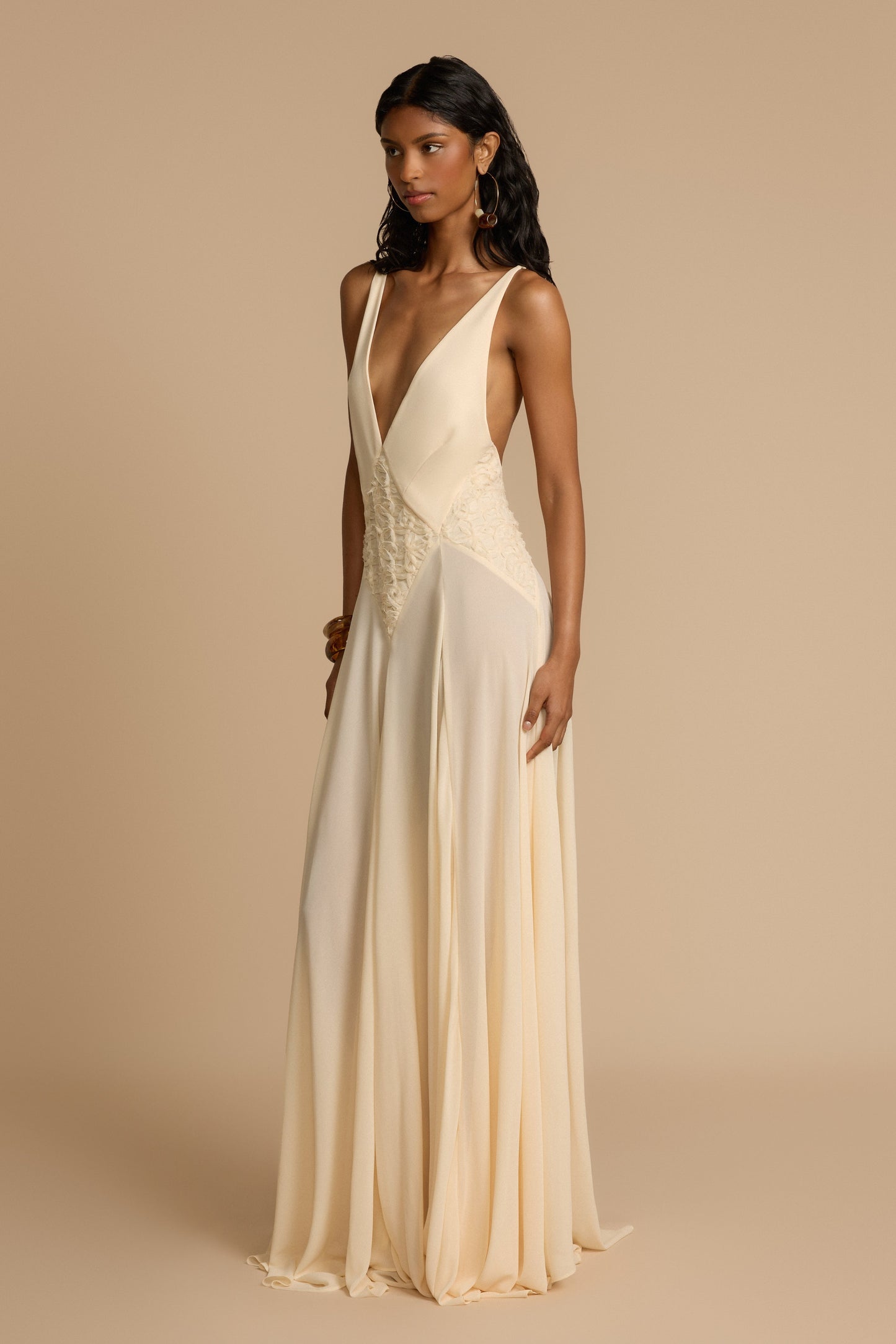 Vestido largo de gasa con escote pronunciado Cecilia 
