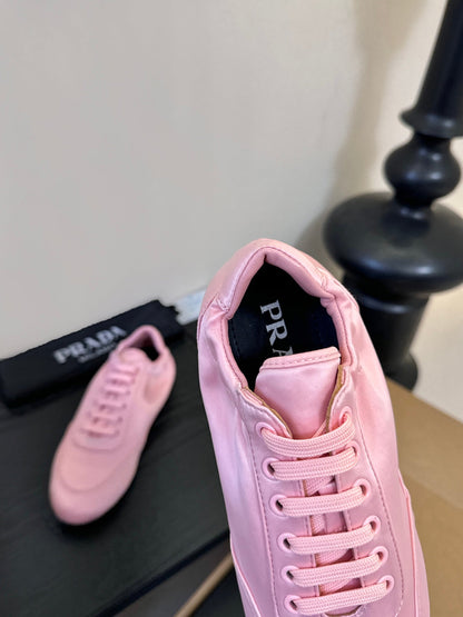 Prada Classic Retro Sneakers – Sport & Casual Style Pink in Sheepskin Fabric 580379