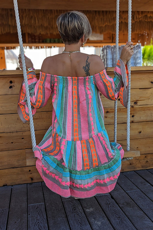 Vestido mini holgado con hombros descubiertos y estampado étnico de mezcla de lino de Friendly Shores