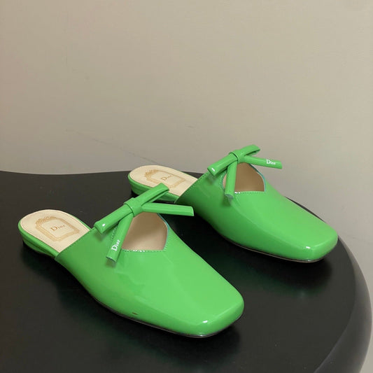 CD 26 Flat Mule Glossy Green Patent Cowhide 593597