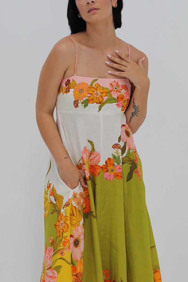 Vestido largo de mezcla de lino con estampado floral en contraste y bolsillos fruncidos en la espalda