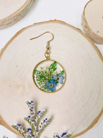 Pendientes de flores prensadas de resina - Nomeolvides del Bosque 