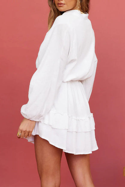 Vestido camisero holgado de manga larga con botones y falda con volantes y cintura elástica