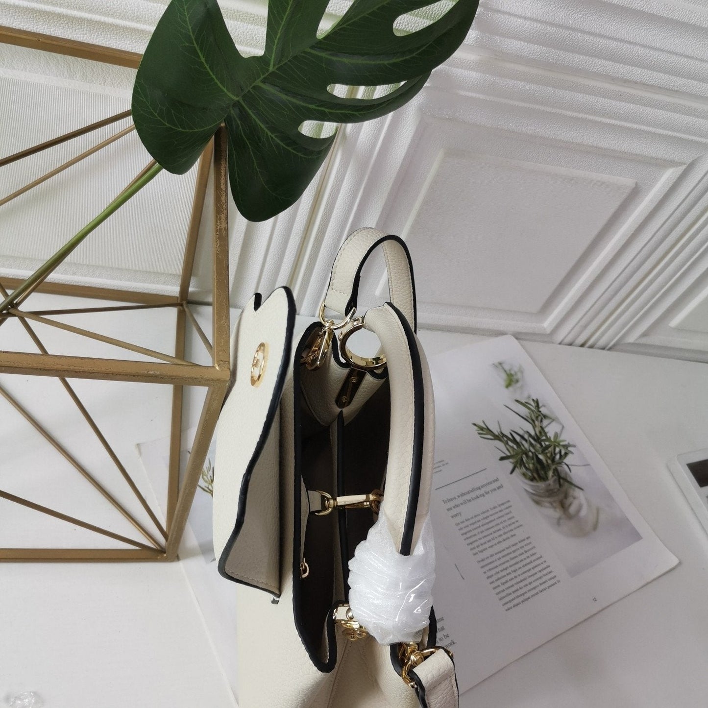 Louis Vuitton Capucines Eggshell
