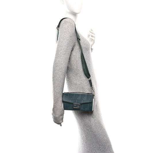 Vitello King FF Lines Embossed Baguette Soft Trunk Verde Inglese