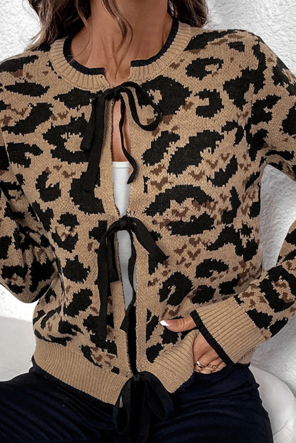 Cárdigan de punto con lazo y estampado de leopardo marrón