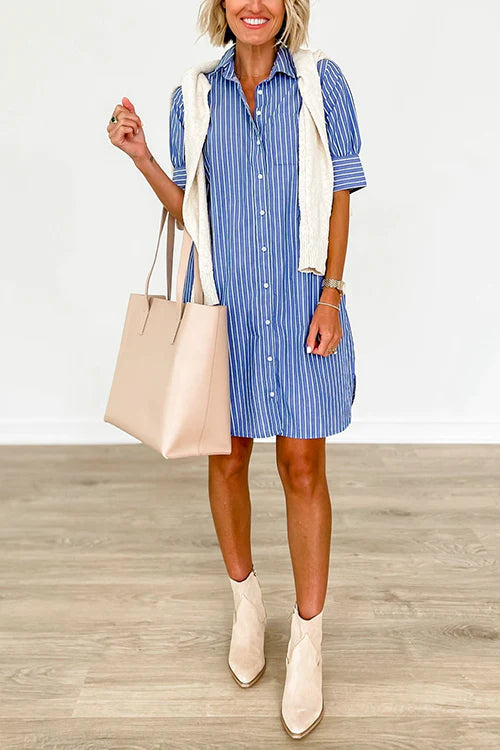 Vestido camisero a rayas de manga corta de plumón