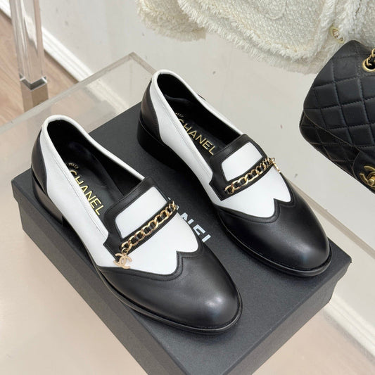 CC 25s Double C Buckle Loafers Black White Calfskin 557705