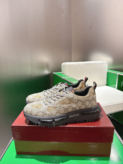 Gucci Rhyton Sneakers Dank Beige and Camel Supreme Canvas 507552