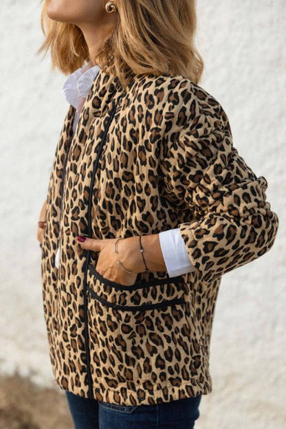 Chaqueta acolchada con estampado de leopardo