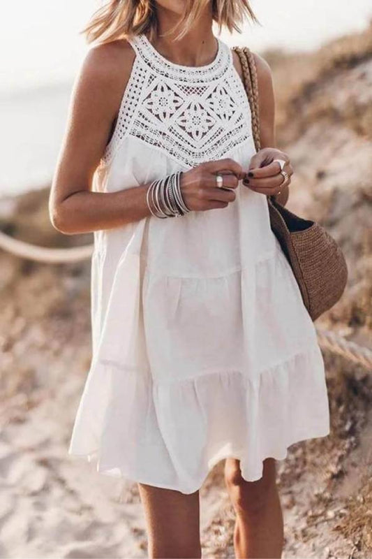 Vestido mini de corte A con cuello halter y encaje calado de patchwork