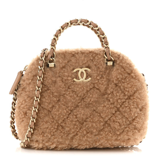 Shearling Quilted Shiny Coco Clutch With Chain Dark Beige