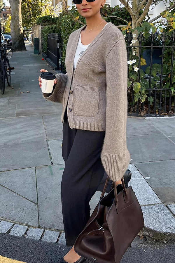 Chaqueta tipo cárdigan informal con dos bolsillos