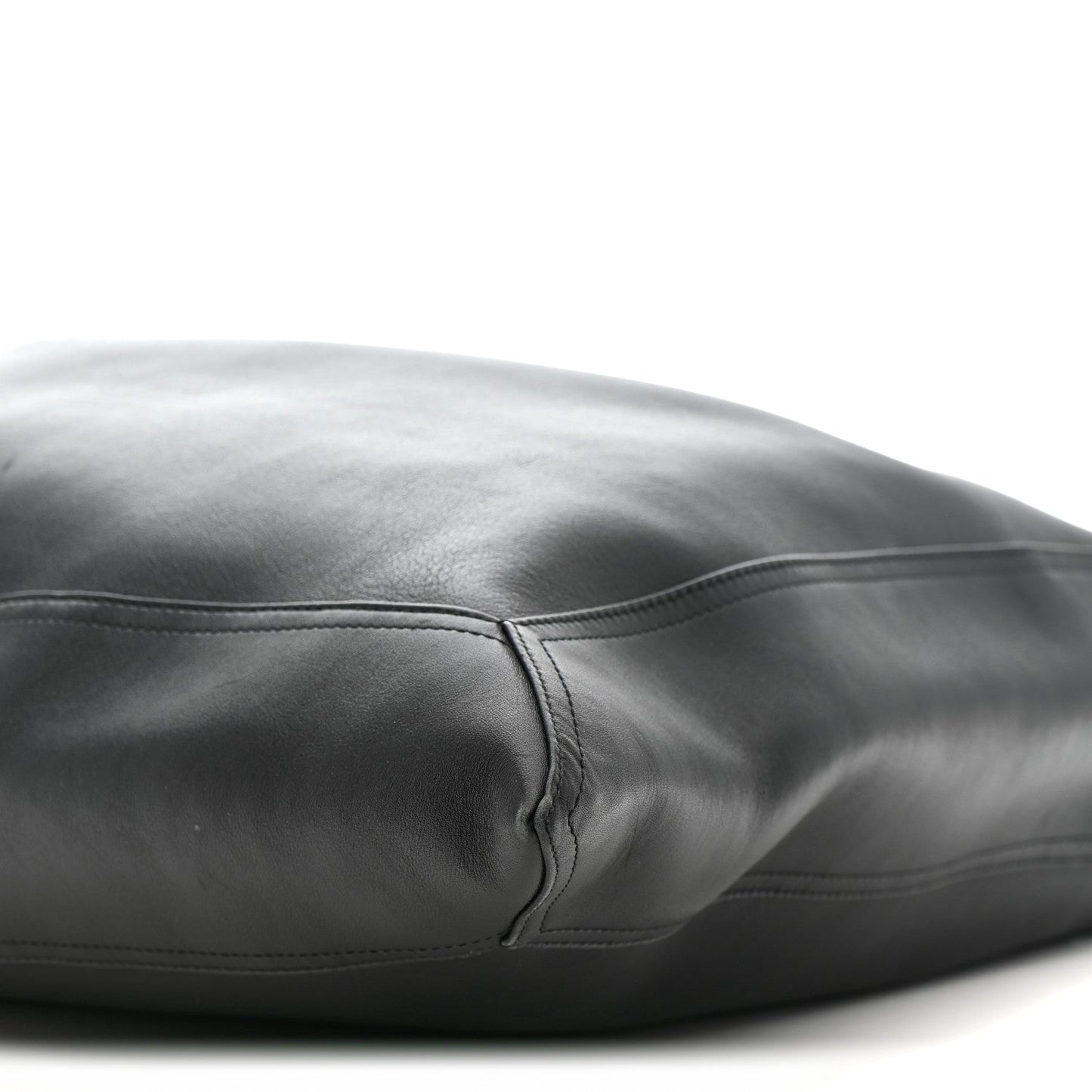 Silky Calfskin Large Hop Black