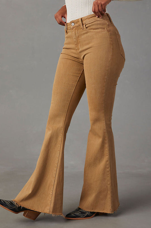 OTOÑO DENIM DE TIRO ALTO Y PANTALÓN ACAMPANADO