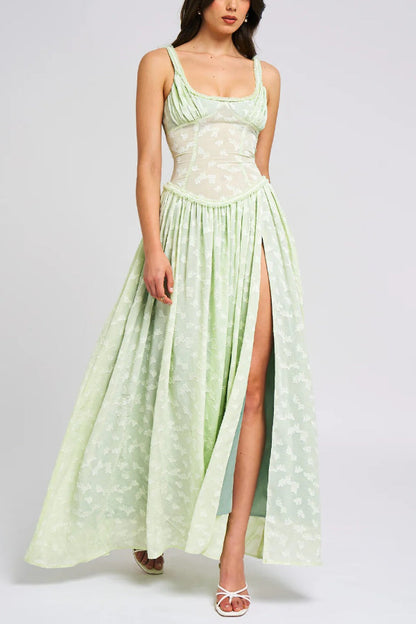 Vestido largo Ulissa verde claro con escote cuadrado, textura jacquard y abertura alta