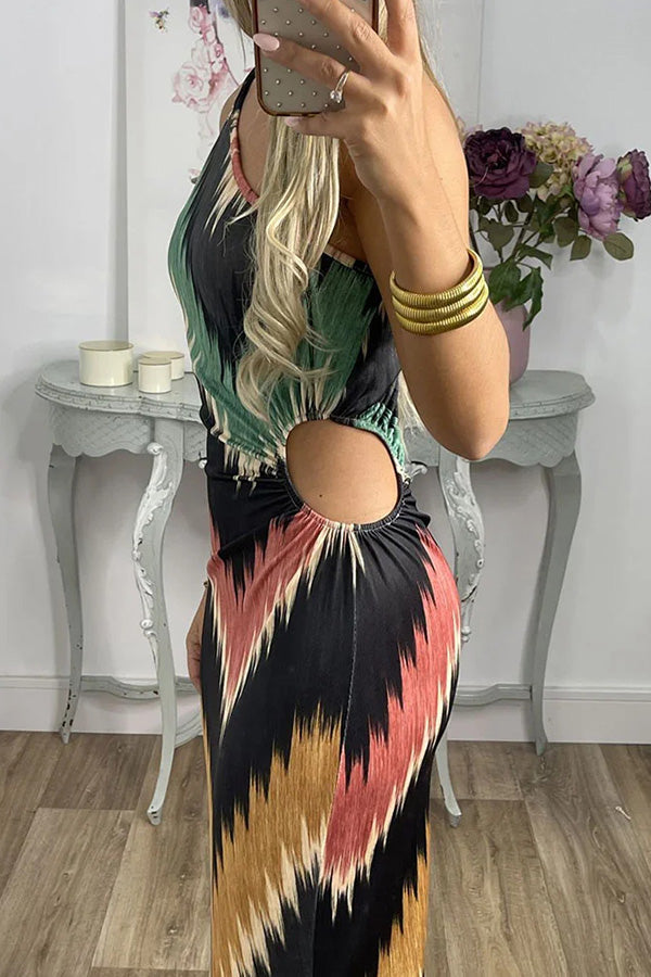 Vestido ajustado con estampado floreciente y hombros inclinados irregulares 