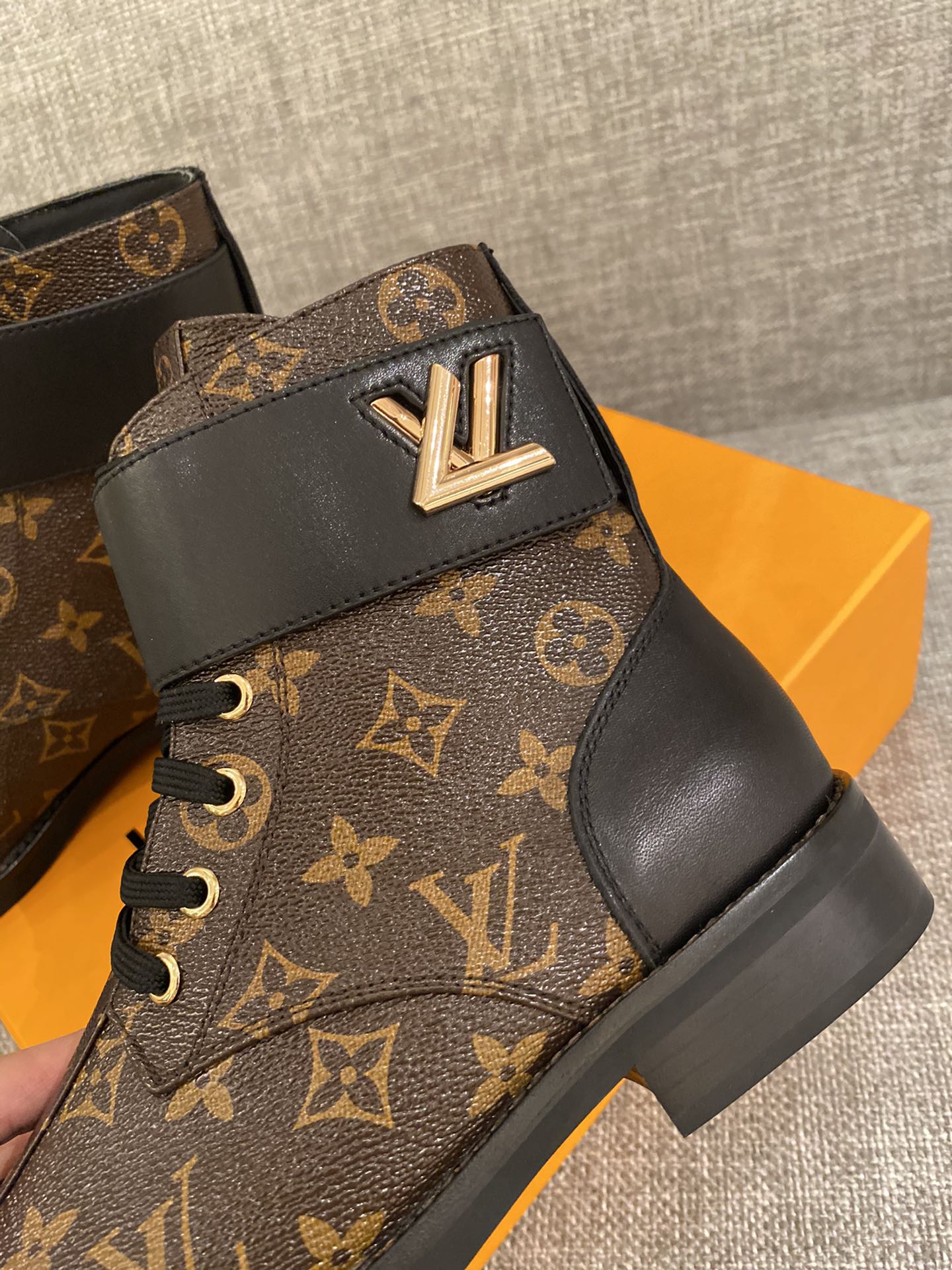 Premium LUV BOOTS 051