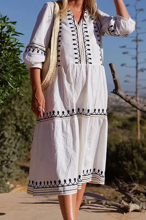 Vestido midi informal holgado con cuello en V y mangas cortas bordadas