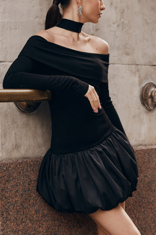 Vestido mini abullonado con manga larga y hombros descubiertos 