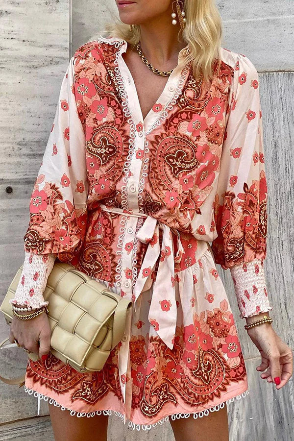 Vestido mini con cinturón, mangas fruncidas y botones con estampado Palace 