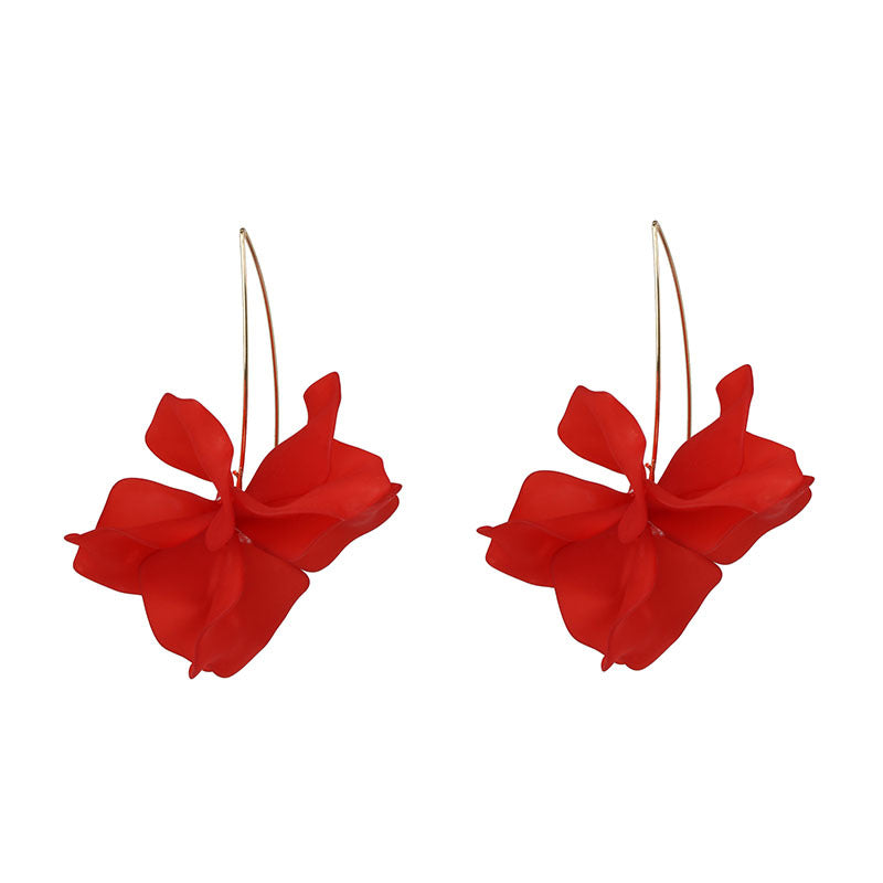 Pendientes colgantes con flores florecientes