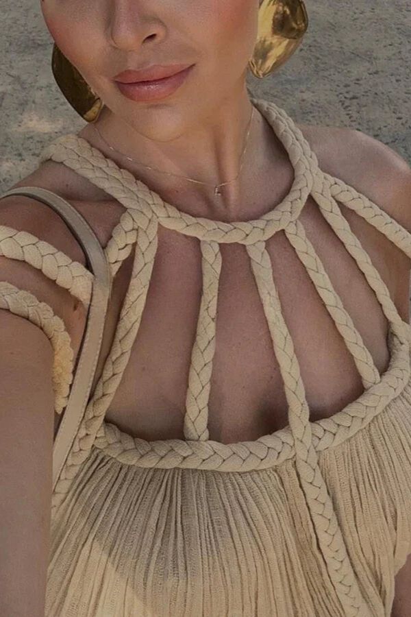 Vestido largo moderno y sofisticado de mezcla de lino con trenzas drapeadas