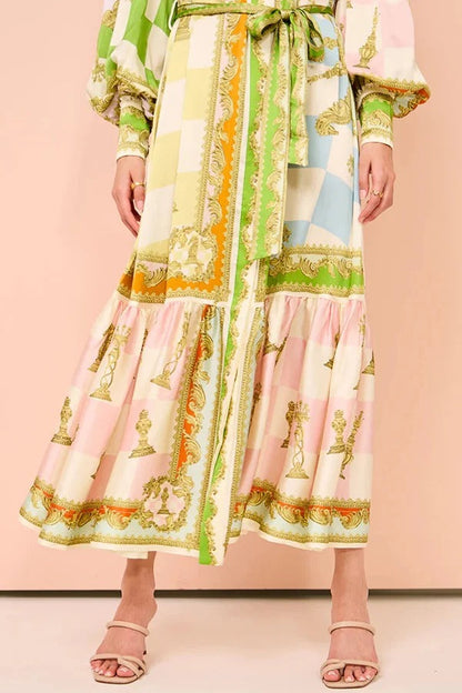 Vestido camisero largo con cinturón y mangas abullonadas con estampado único de satén para fiesta en el jardín