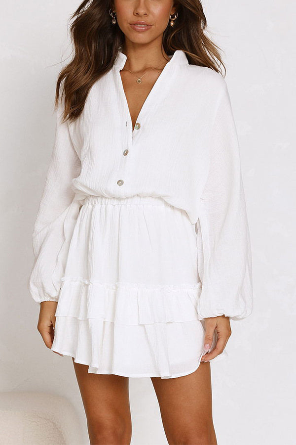 Vestido camisero holgado de manga larga con botones y falda con volantes y cintura elástica