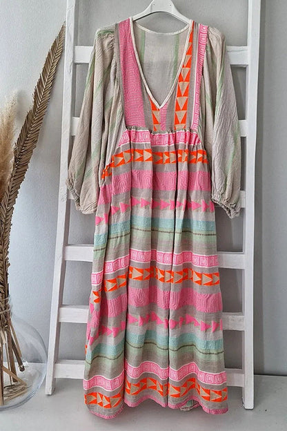Vestido midi acampanado con estampado geométrico en bloques de color de Whisked Away