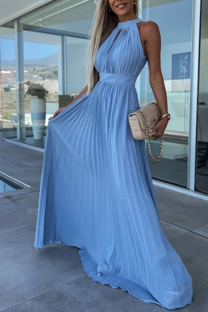 Vestido plisado con cuello halter